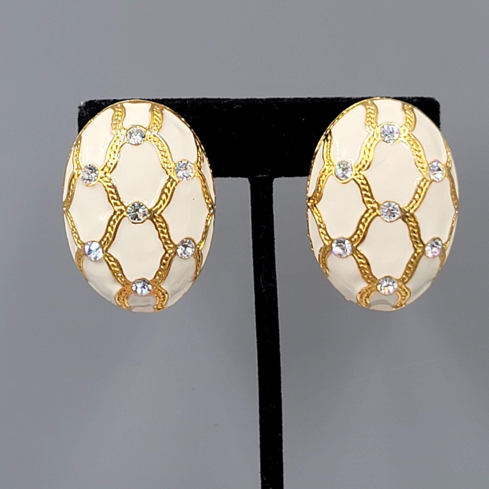 Vintage White Enamel Oval Clip on Earrings Rhinestone Lattice Design 1.5"