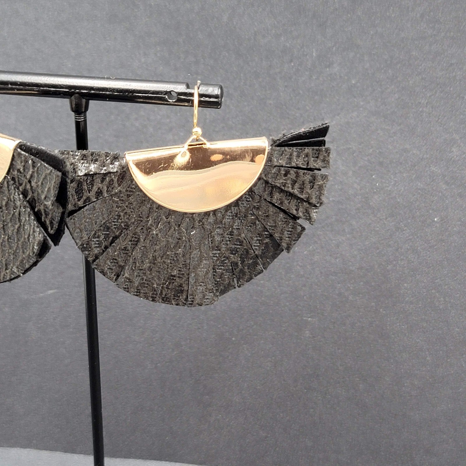 Pierced Earrings Black Snake Skin Print Tassel Fan Gold tone Dangle 1.5"