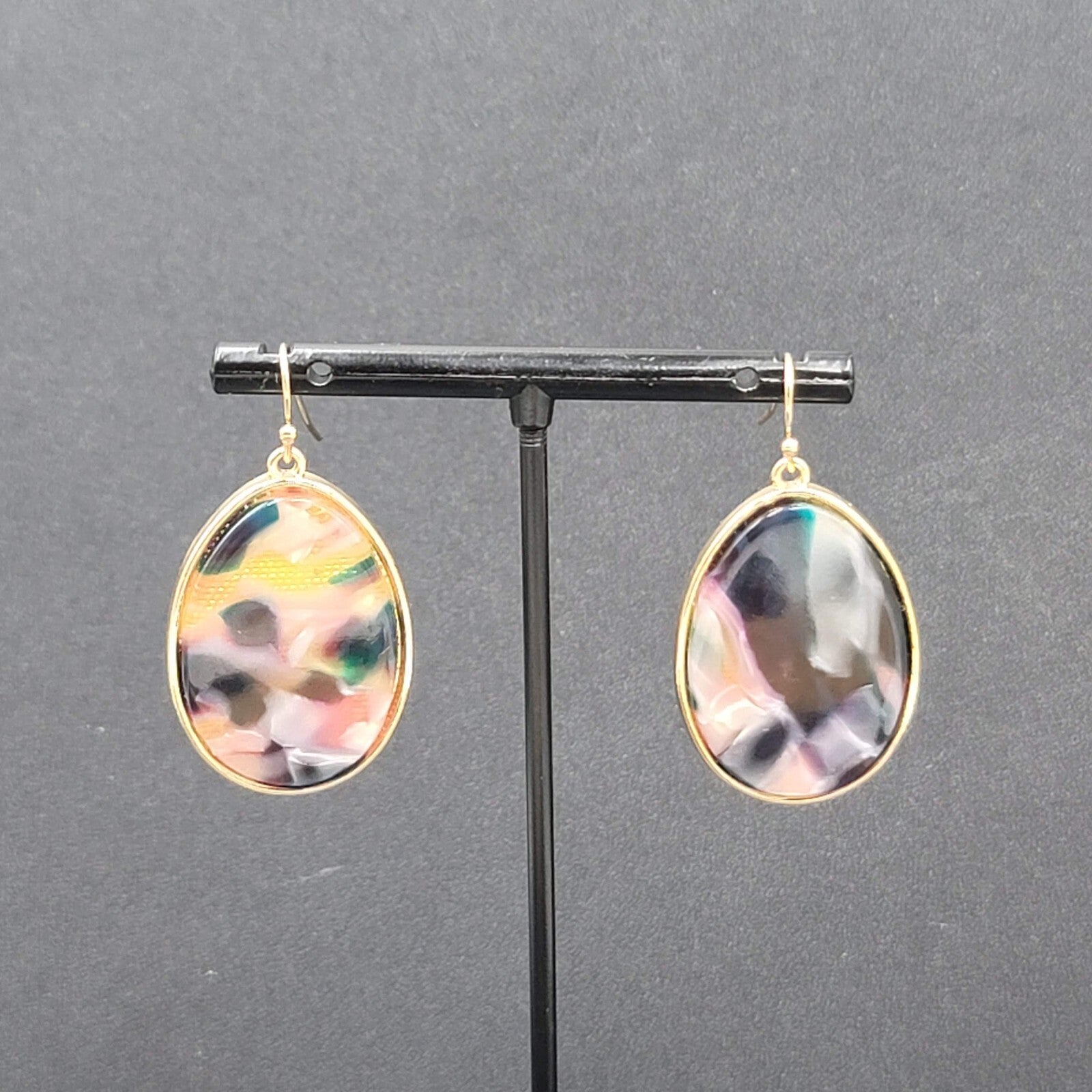 Pierced Earrings Gold tone Confetti Acrylic Teardrop Dangle 1.25"