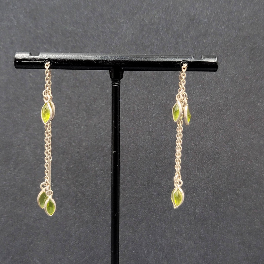 Pierced Earrings Silver tone Green Crystal Stone Threaders 4"