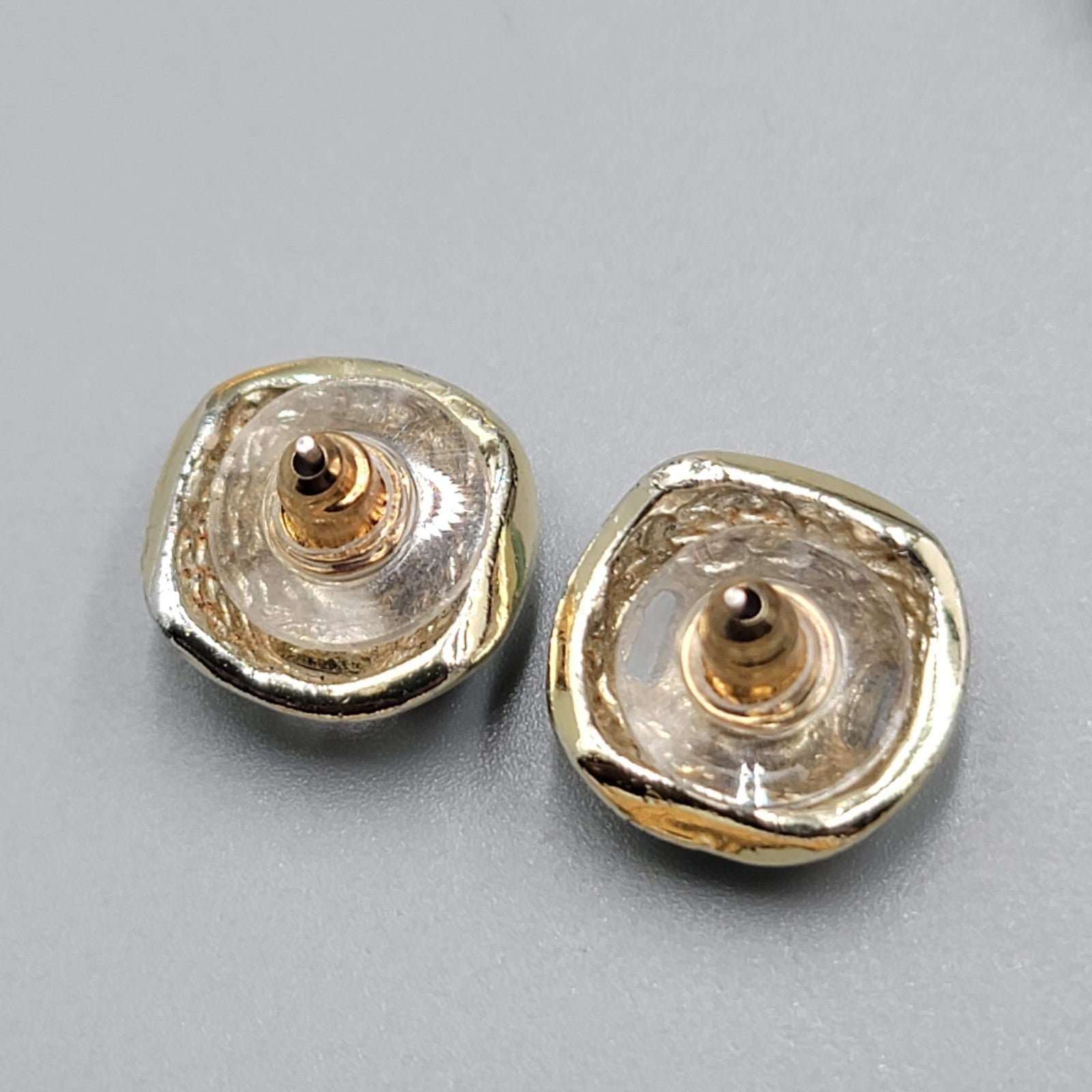 Vintage Green Enamel Stud Pierced Earrings Gold tone  1/2"