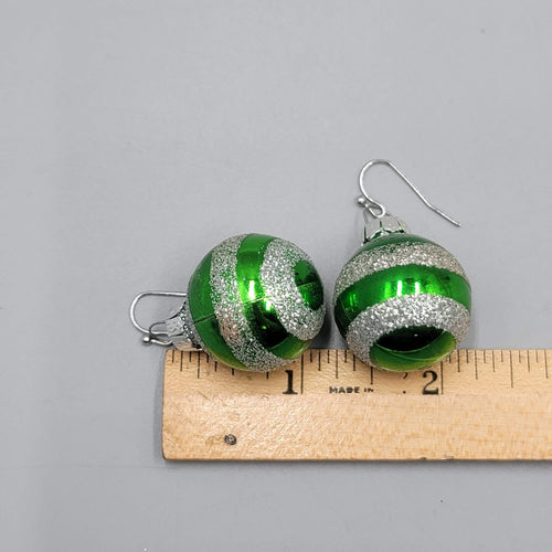 Christmas Green Glass Ornament Bulb Pierced Earrings Silver tone Dangle  1.25"