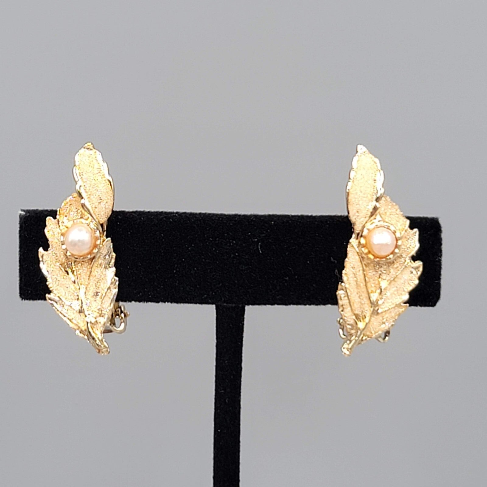 Vintage Climber Clip on Earrings Gold tone Textured Leaf White Bead 1.25"