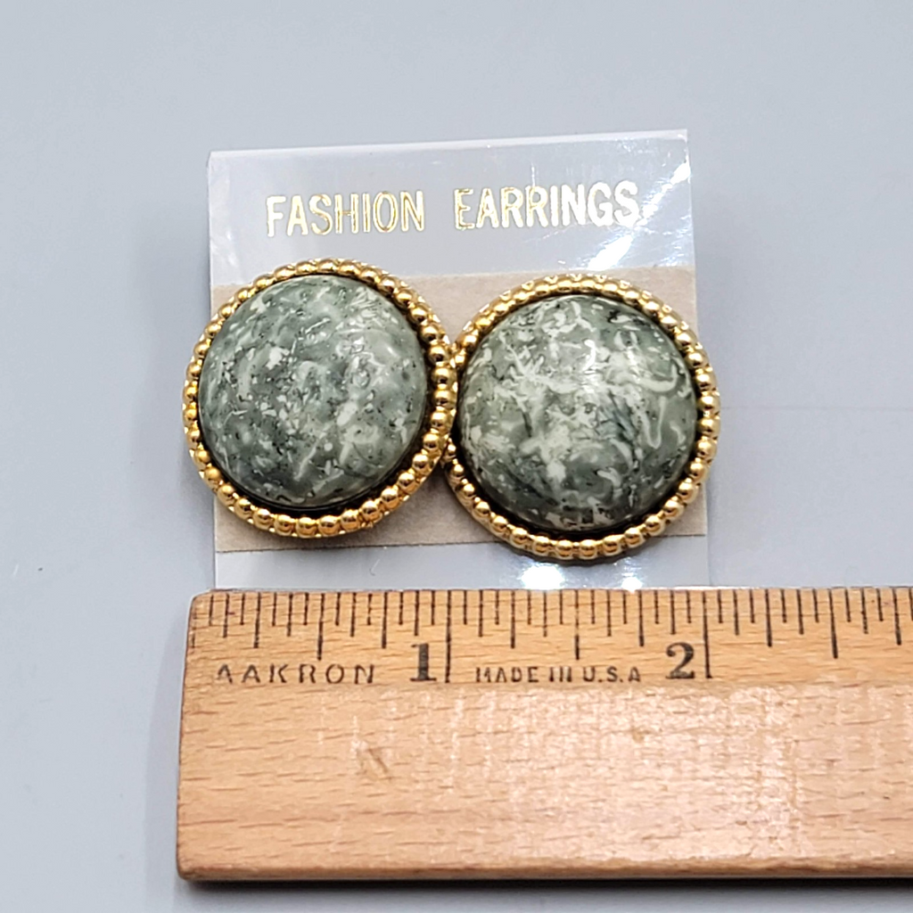 Vintage Pierced Earrings Gold tone Green Speckle Dome NOS 1 in