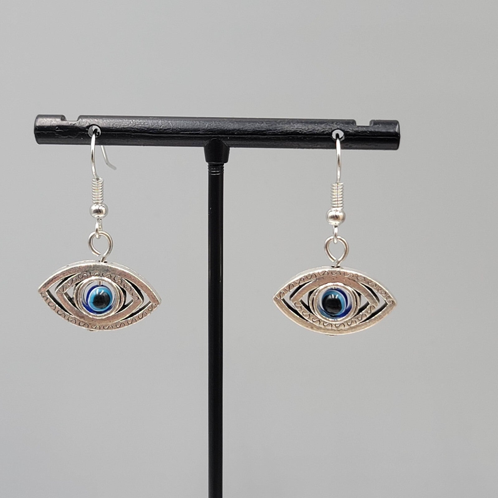 Evil Eye Pierced Earrings Silver tone Blue Bead Dangle 3/4"