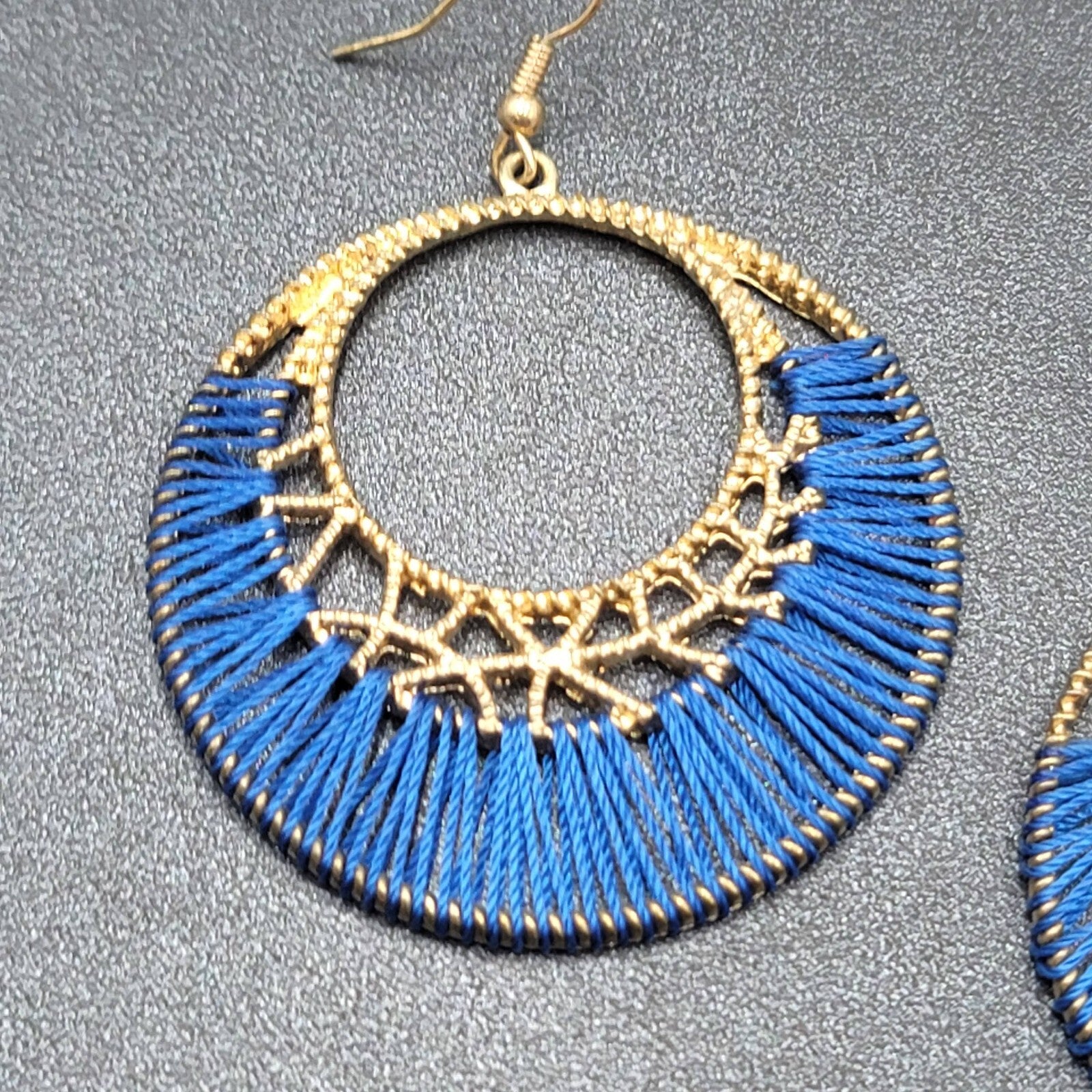 Pierced Earrings Gold tone Royal Blue String Art Dangle Hoops 1 7/8"