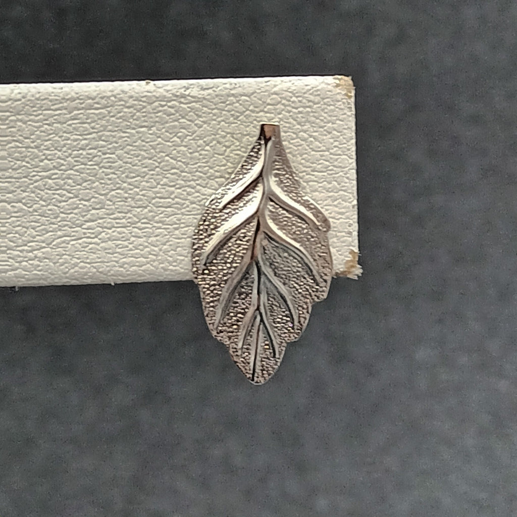 Pierced Earrings Silver tone Leaf Studs 3/4"