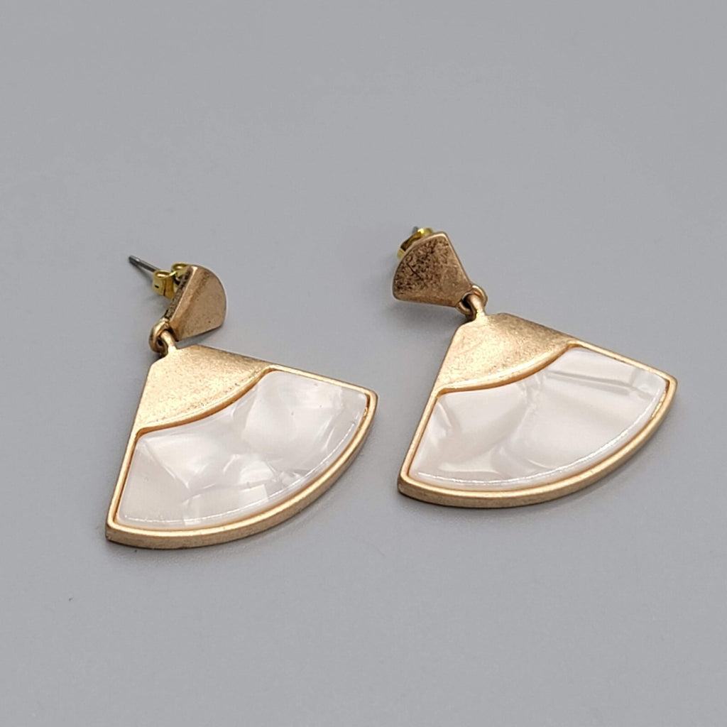 Pierced Earrings Gold tone White Pearloid Resin Dangle 1.25"