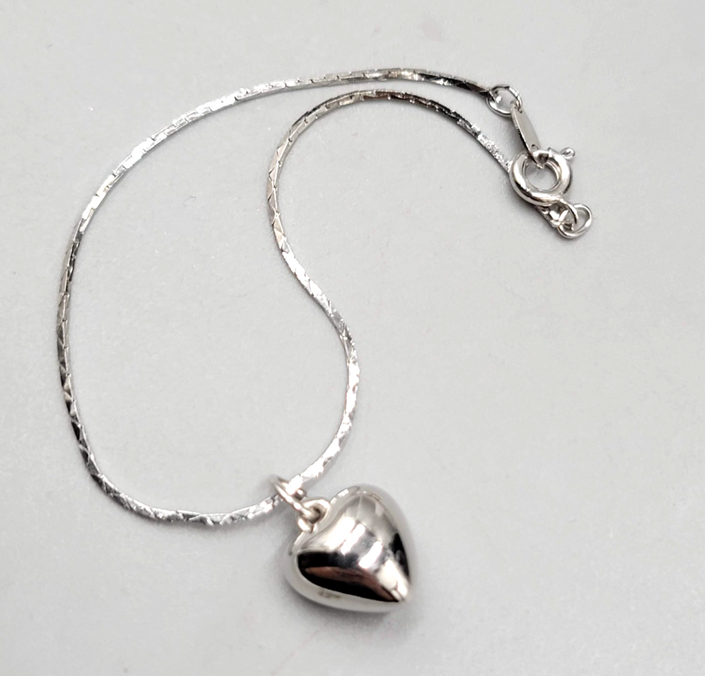 Vintage Puffy Heart Bracelet Silver tone Serpentine Chain 7"
