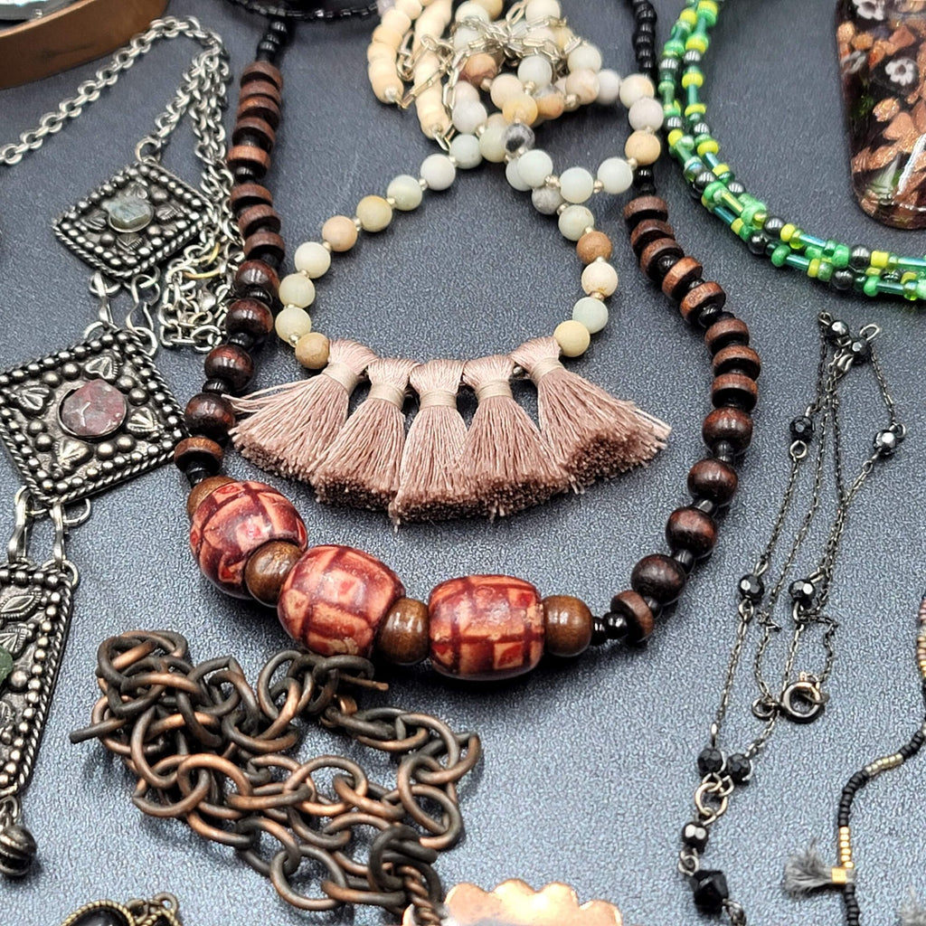 Colorful Jewelry Lot Necklaces Bracelets Pendant 48 pcs