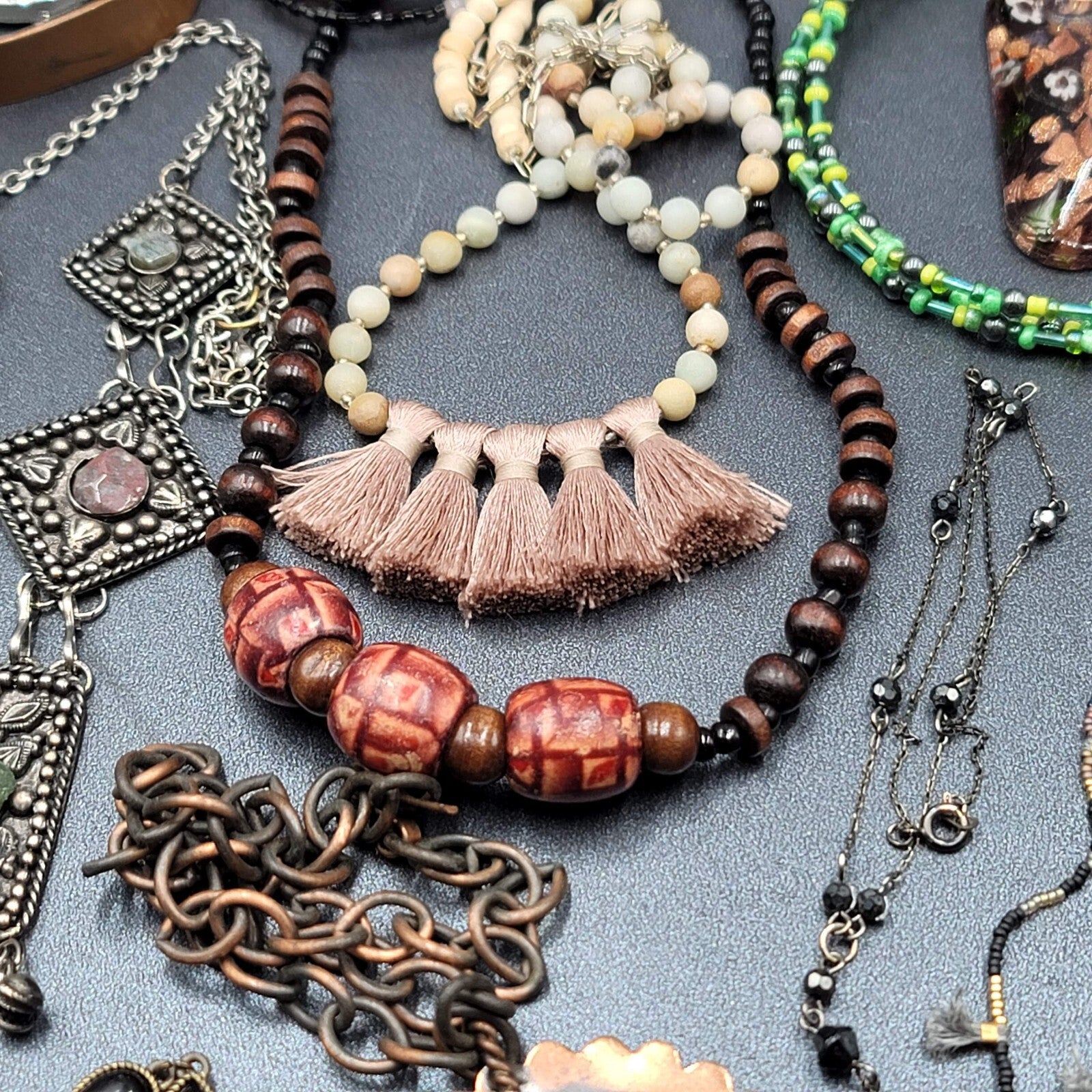 Colorful Jewelry Lot Necklaces Bracelets Pendant 48 pcs