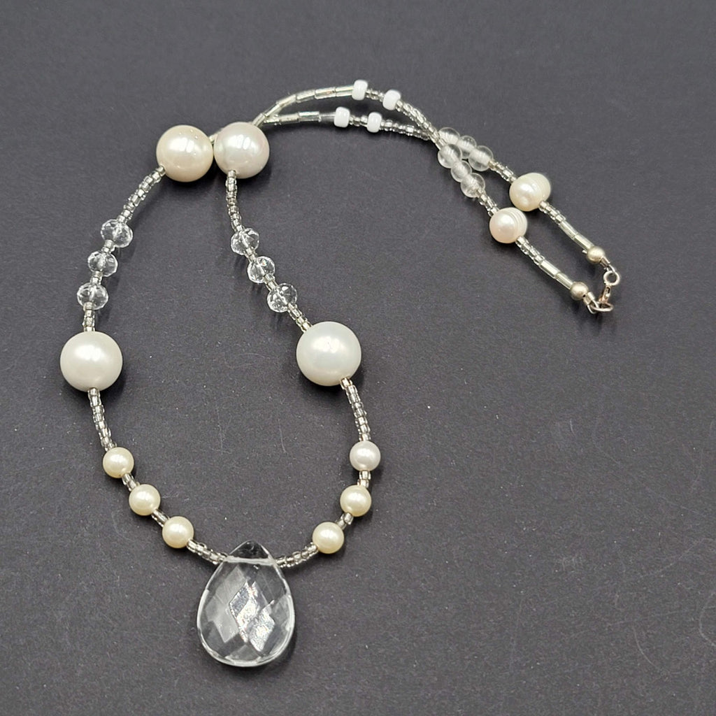 Necklace Clear and White Beaded Silver tone Faceted Teardrop Pendant 18"