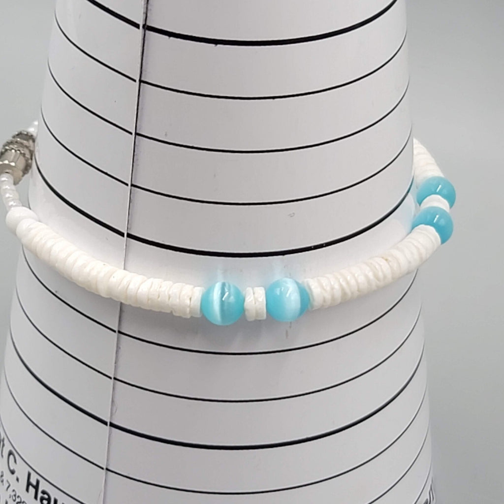 Blue Cats Eye Bead Puka Shell Bracelet 7.25"
