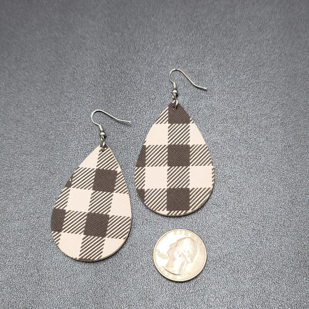 Pierced Earrings Black White Teardrop Plaid Dangle 2.25"
