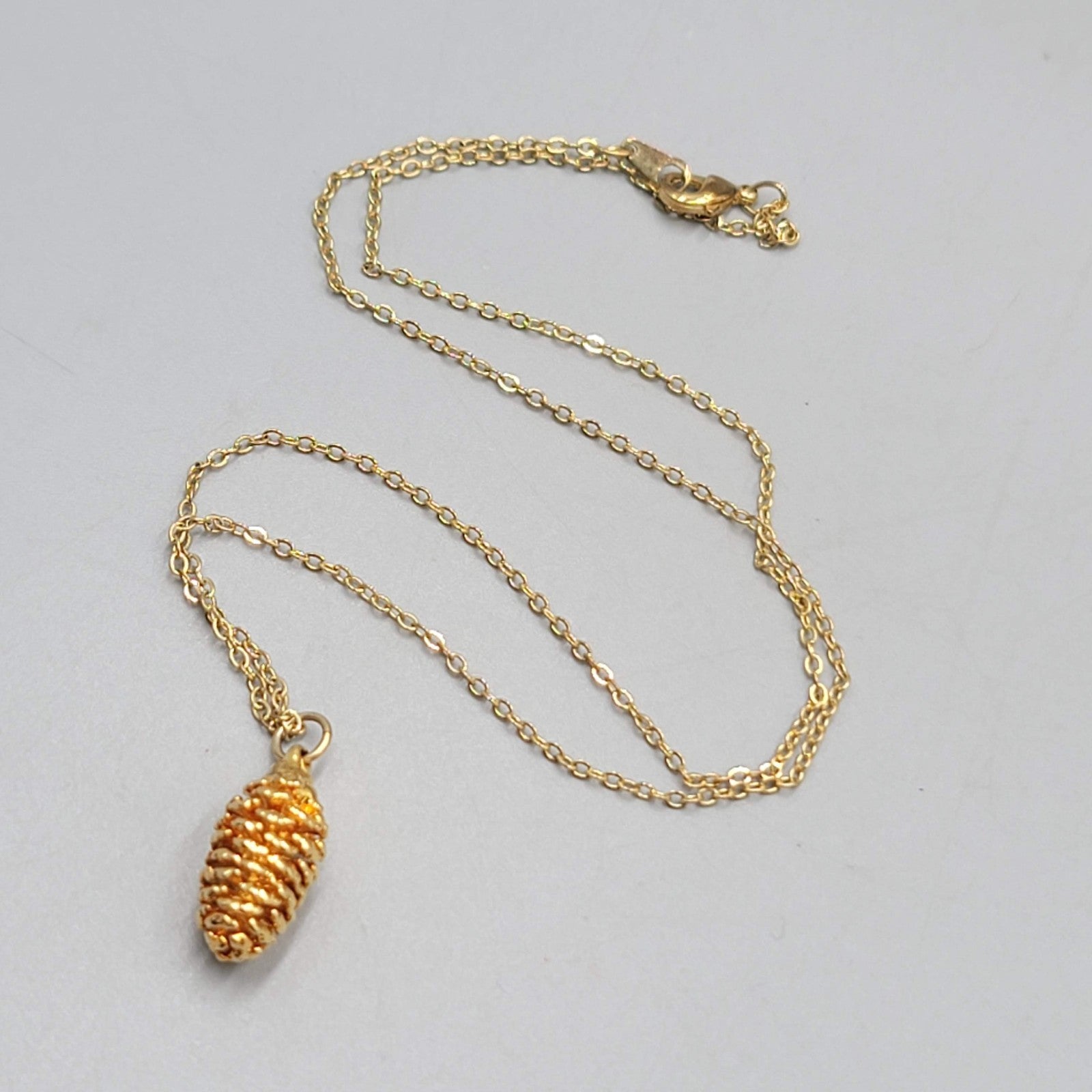 Vintage Gold Plated Pine Cone Pendant Necklace Estate Costume Jewelry 18"