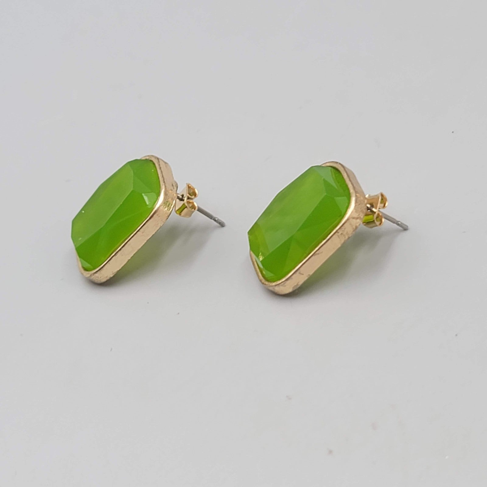 Green Rectangle Faceted Pierced Earrings Gold tone Drop 3/4"