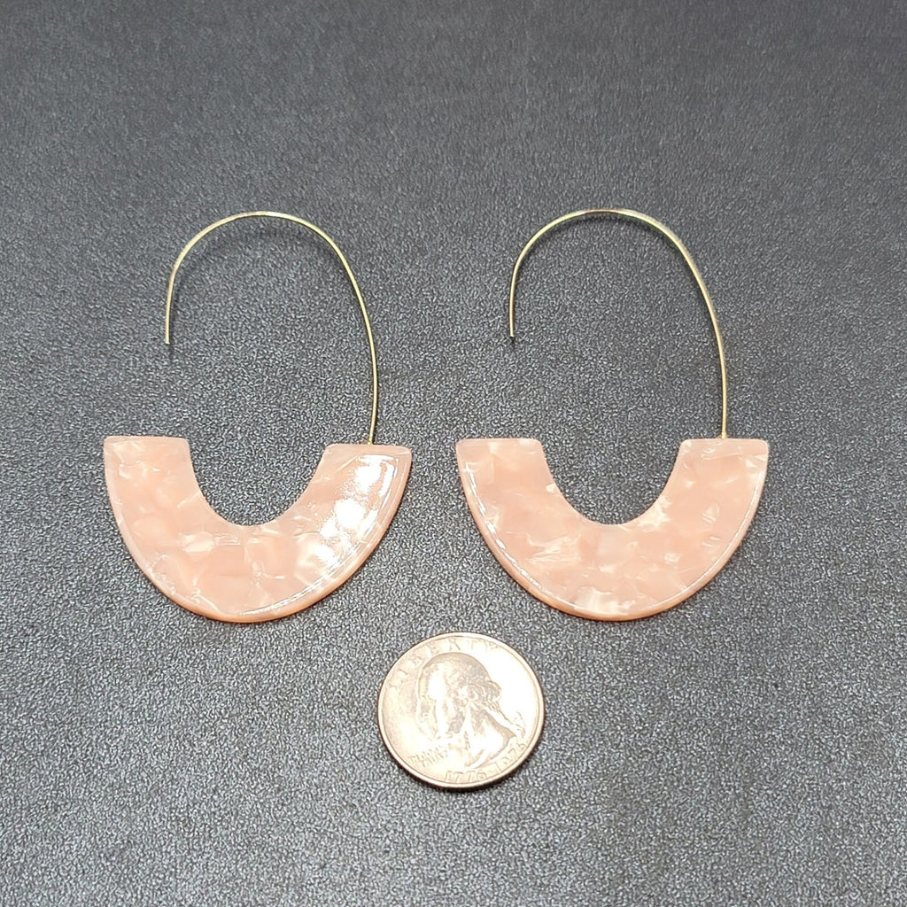 Pierced Earrings Gold tone Pink Pearloid Resin Statement Hoops 2.75"