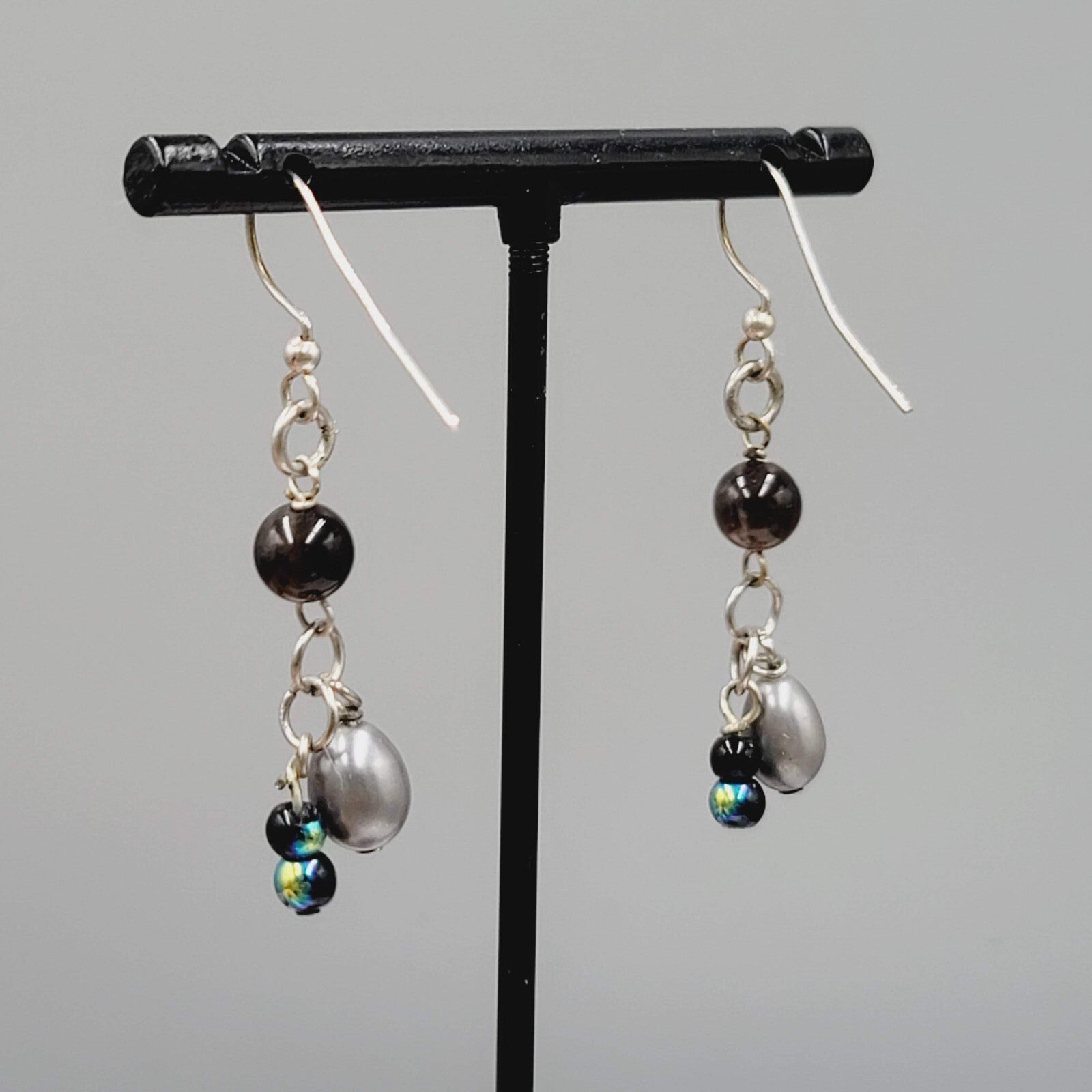 Glass Bead and Pearl Pierced Earrings Silver tone Dangle 1.25"