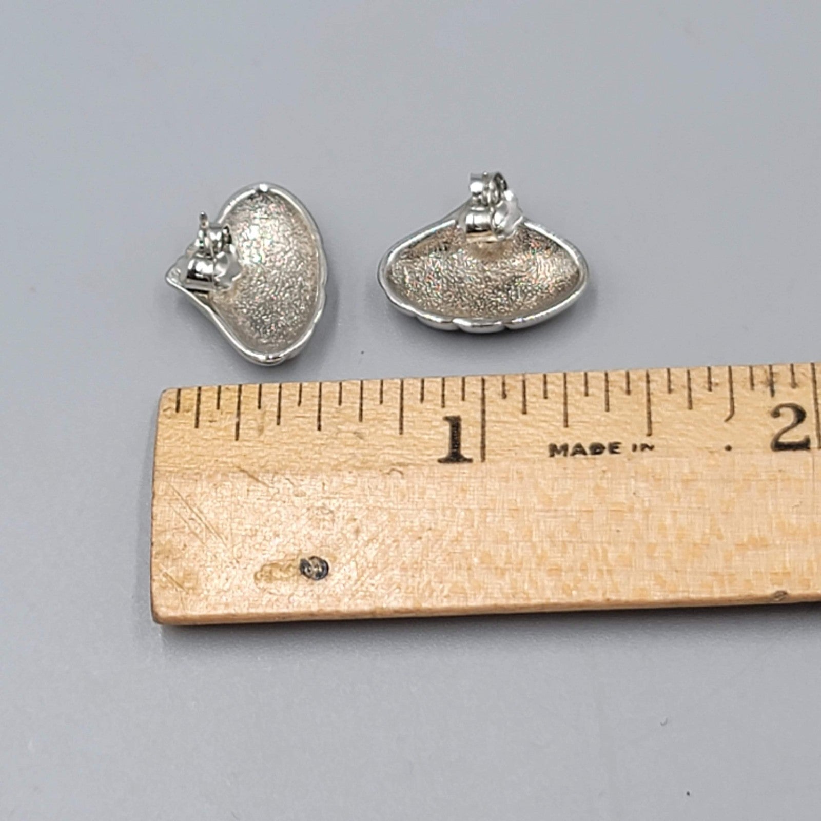 Vintage Stud Pierced Earrings Silver Plated Shell Design 1/2"