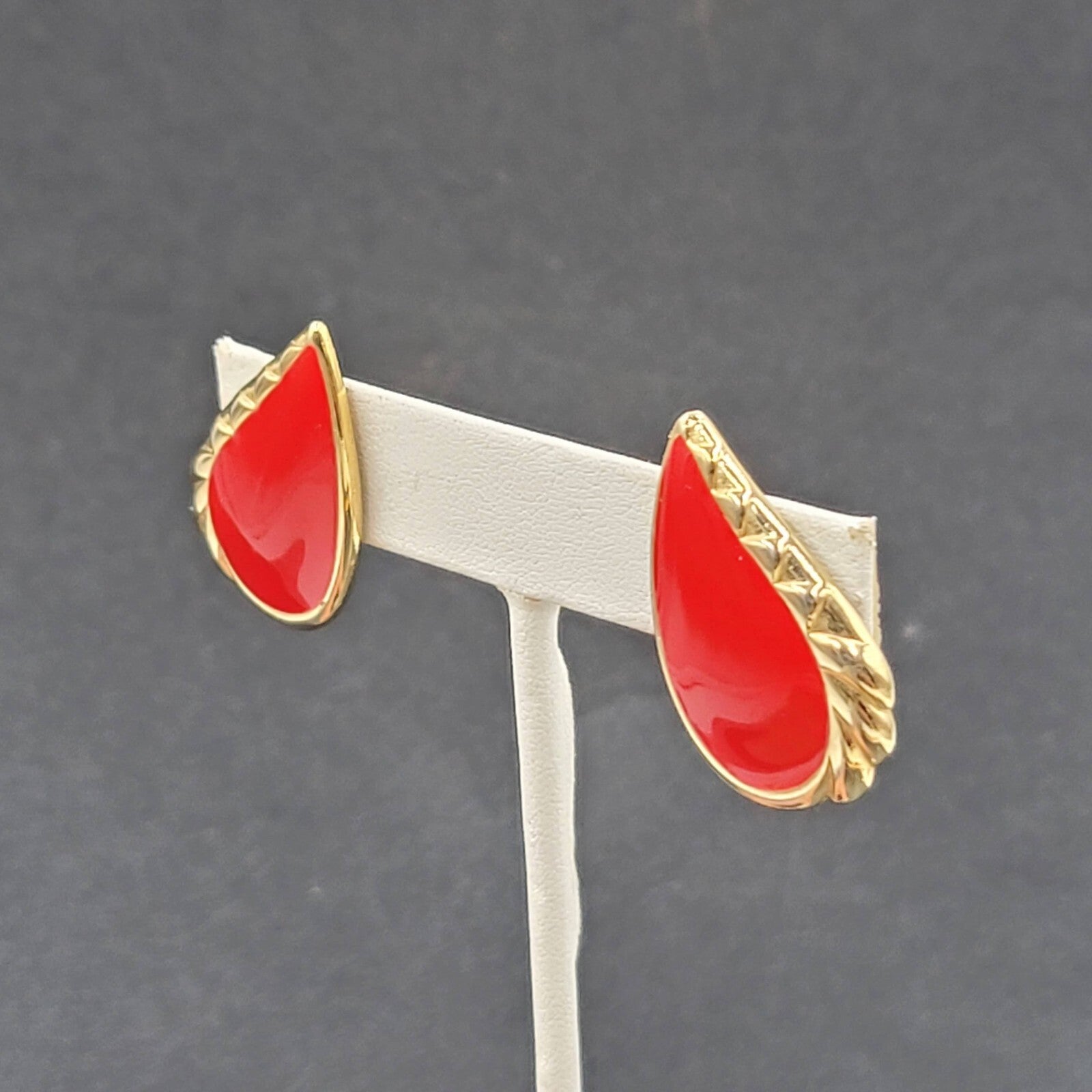 Vintage Pierced Earrings Gold tone Red Enamel Drop Teardrop 1.25"