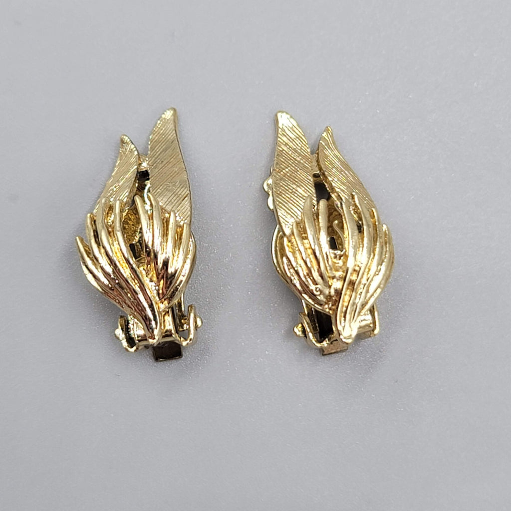 Vintage Gold tone Leaf Design Clip on Earrings Climber 1"