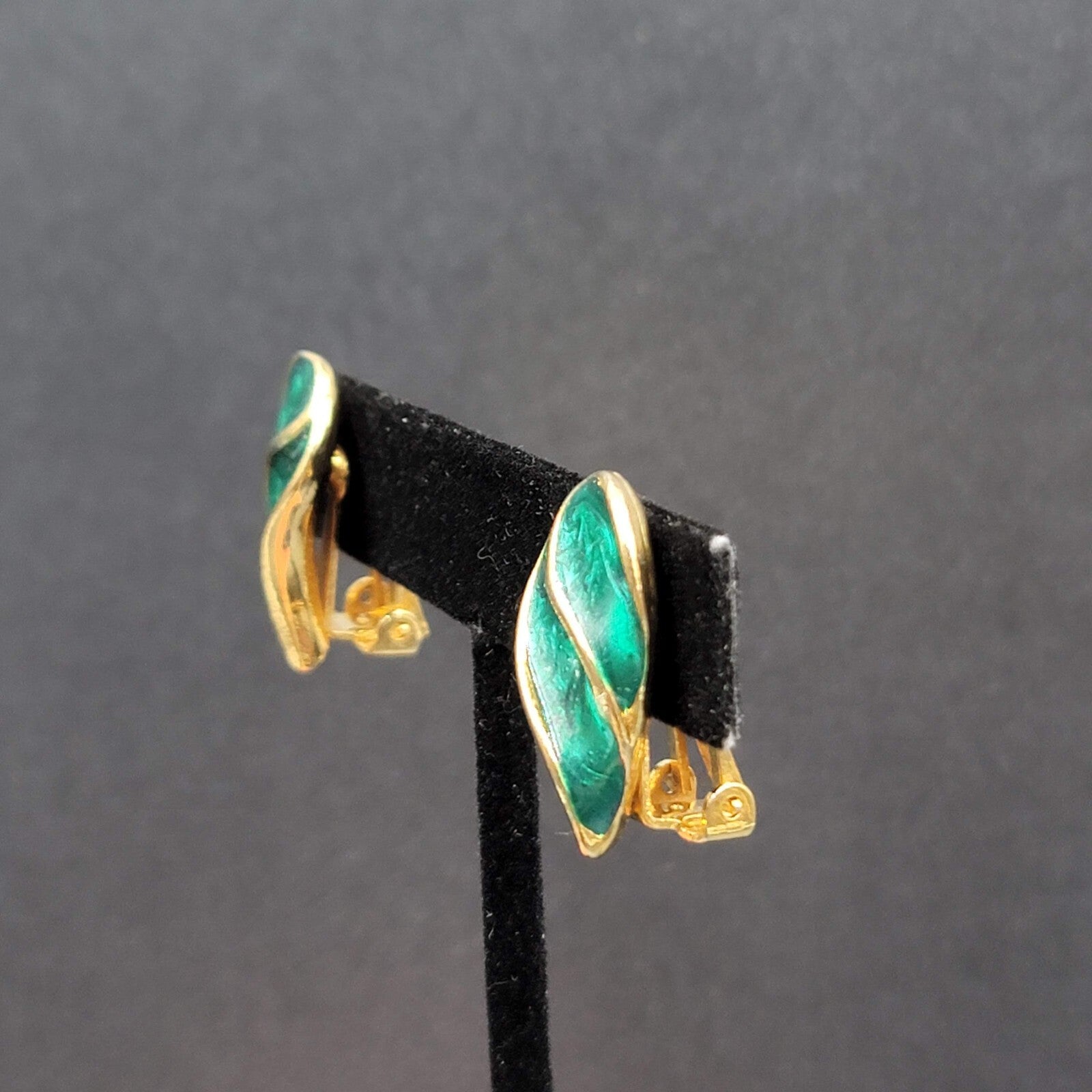 Vintage Clip on Earrings Gold tone Emerald Green Swirl Enamel Climbers 1"