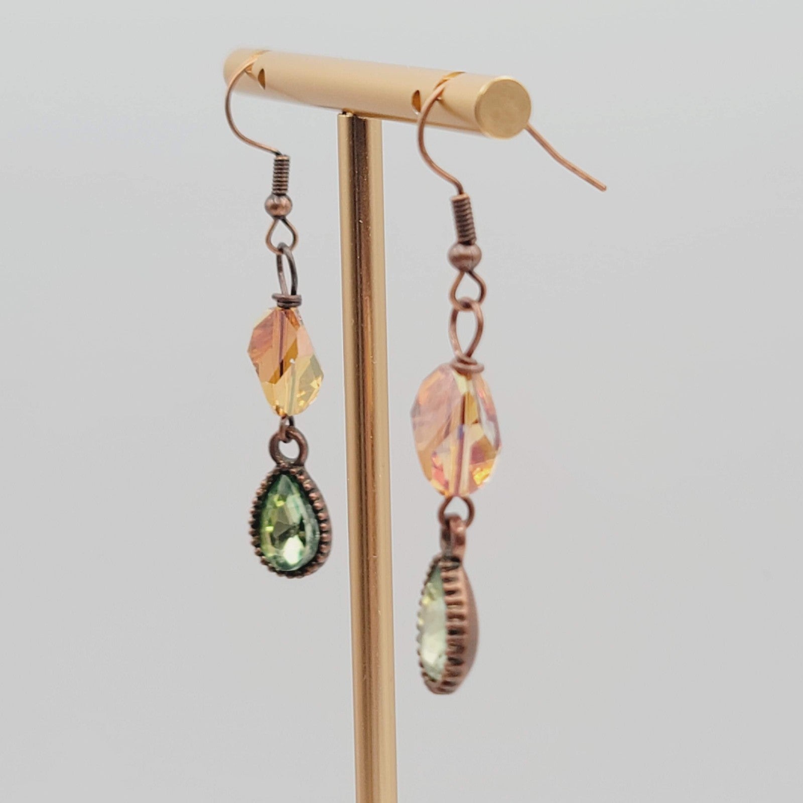 Green Teardrop Orange Crystal Bead Pierced Earrings Copper tone Dangle 1.25 in