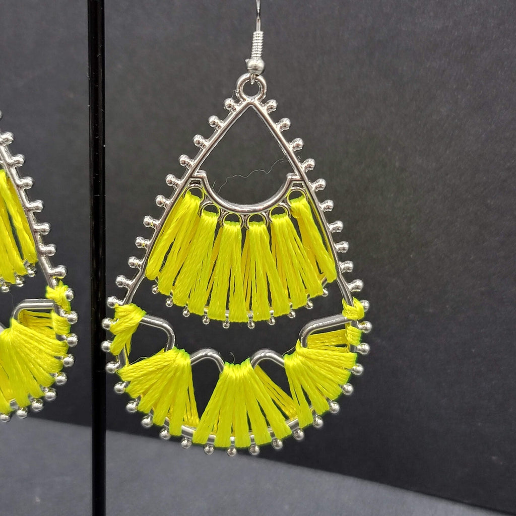 Pierced Earrings Silver tone Teardrop Yellow String Art Dangle 2.5"