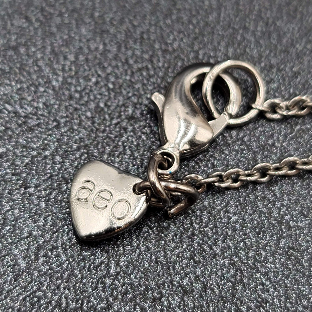 AEO American Eagle Outfitters Necklace Silvertone Long Chain Crystal Pendant 32"