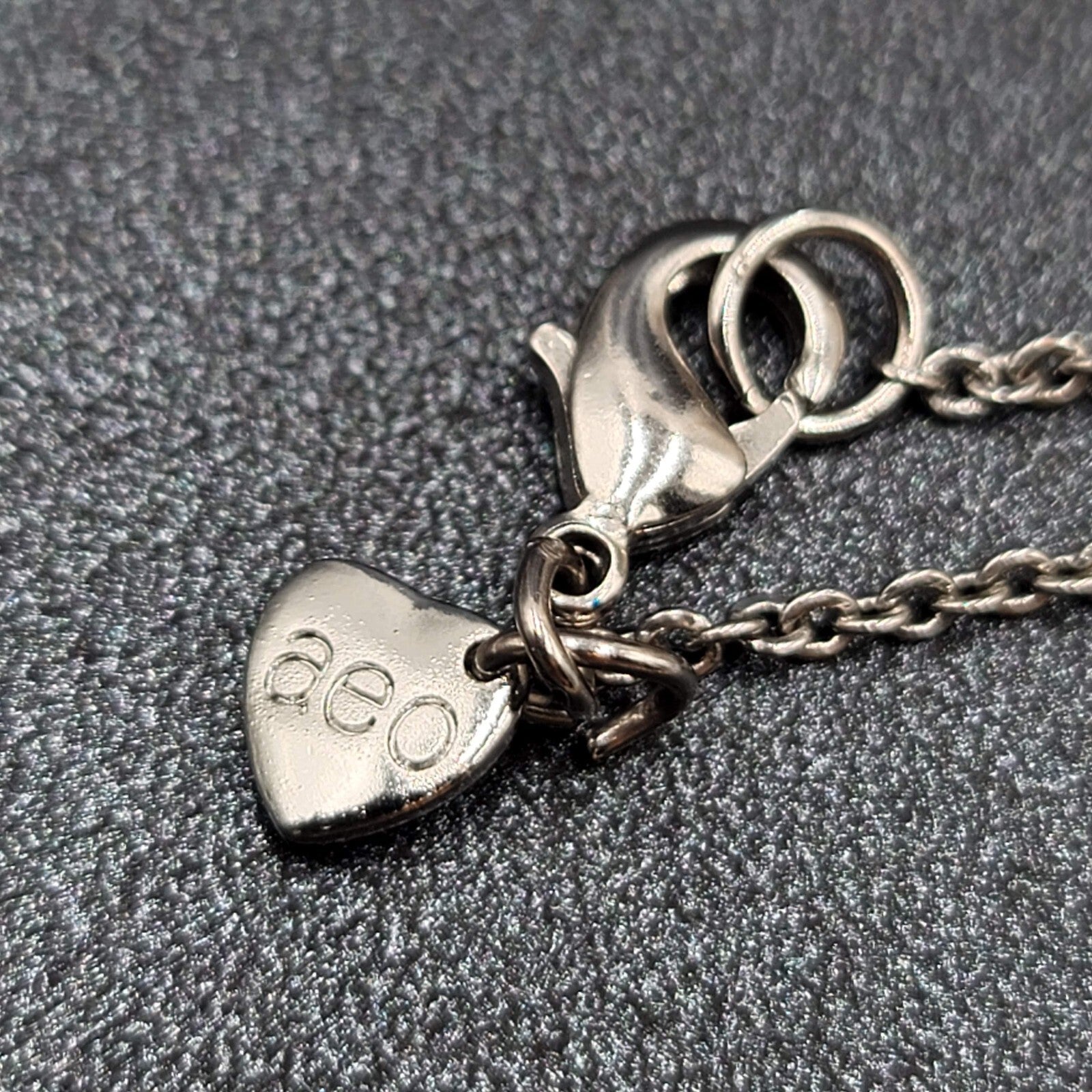 AEO American Eagle Outfitters Necklace Silvertone Long Chain Crystal Pendant 32"