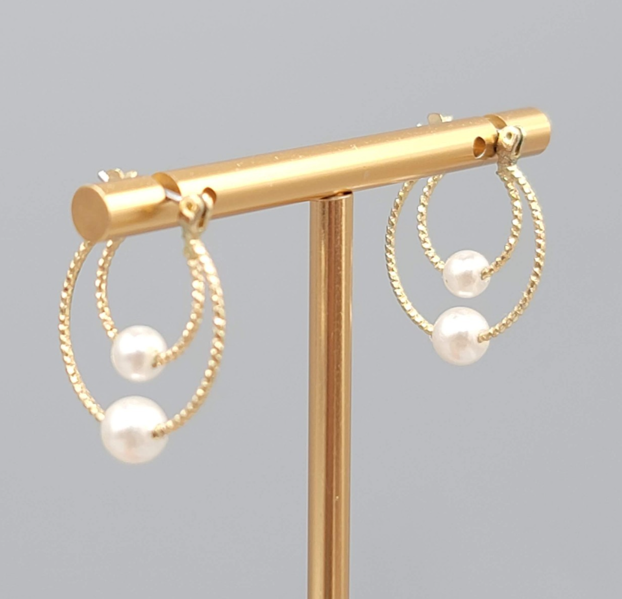 Double Hoops Pierced Earrings Gold tone Faux Pearl Bead 1"