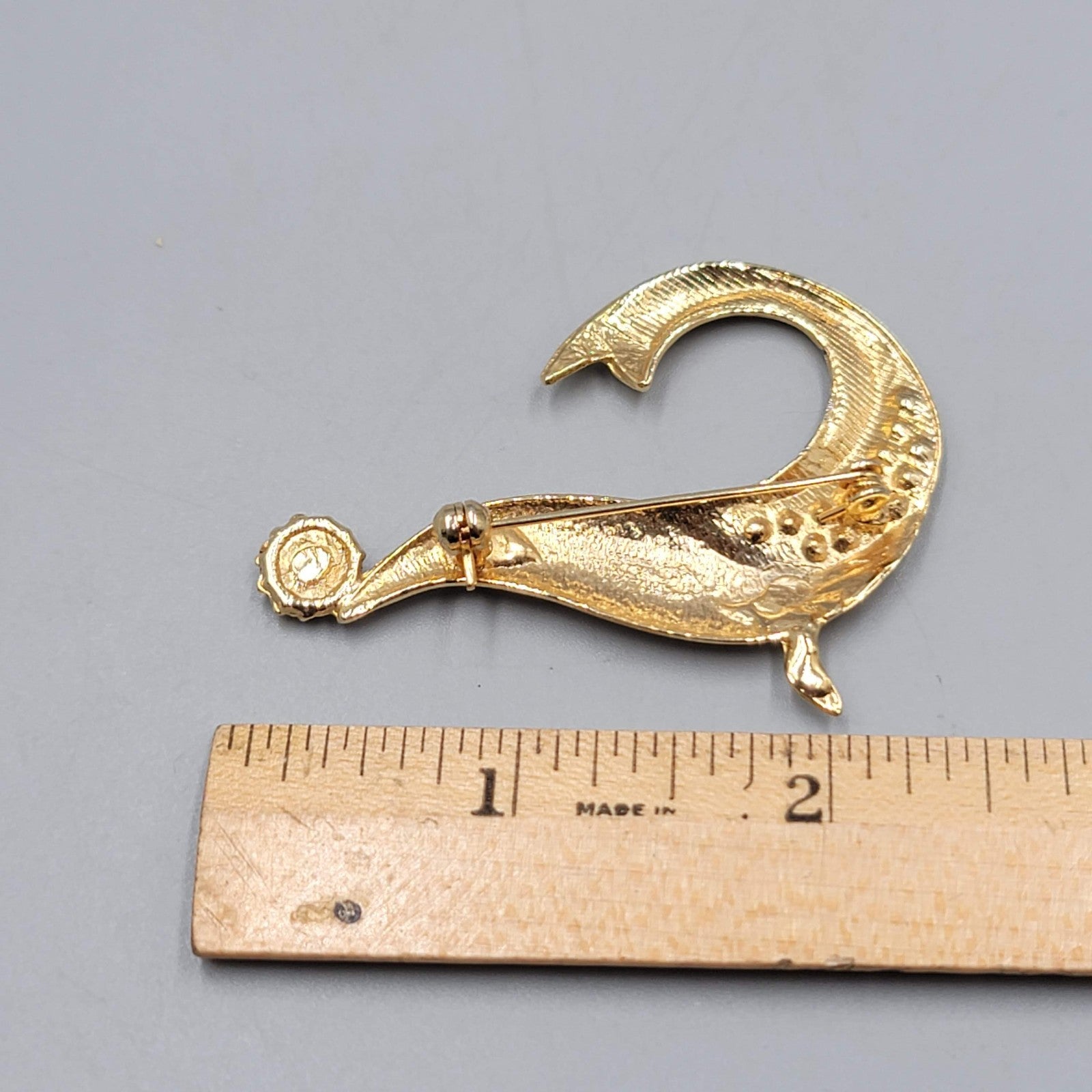 Vintage Seal Red Rhinestone Eye Brooch Gold tone 2.25"