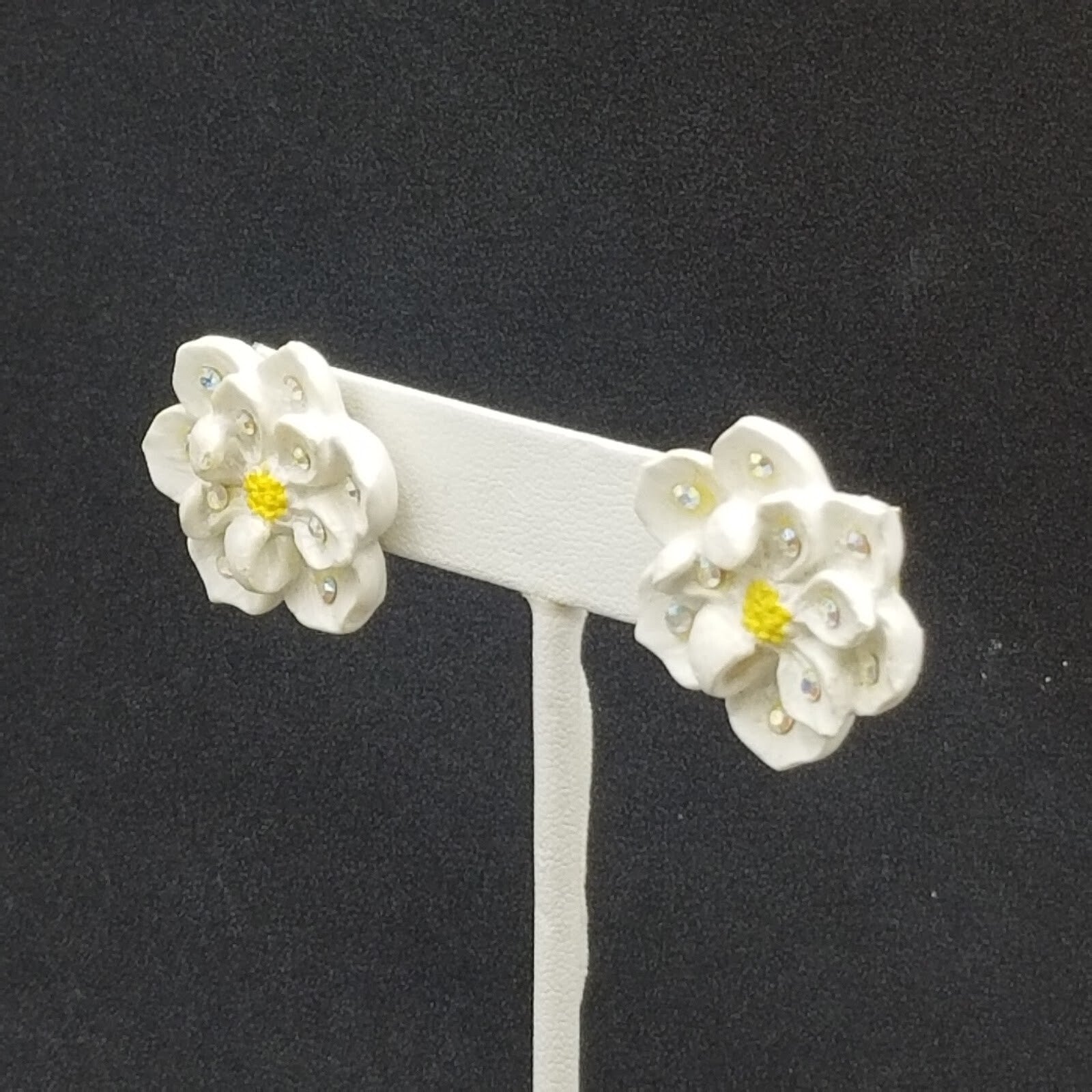 Pierced Earrings White Resin Flower Crystal Accent Stud 1"