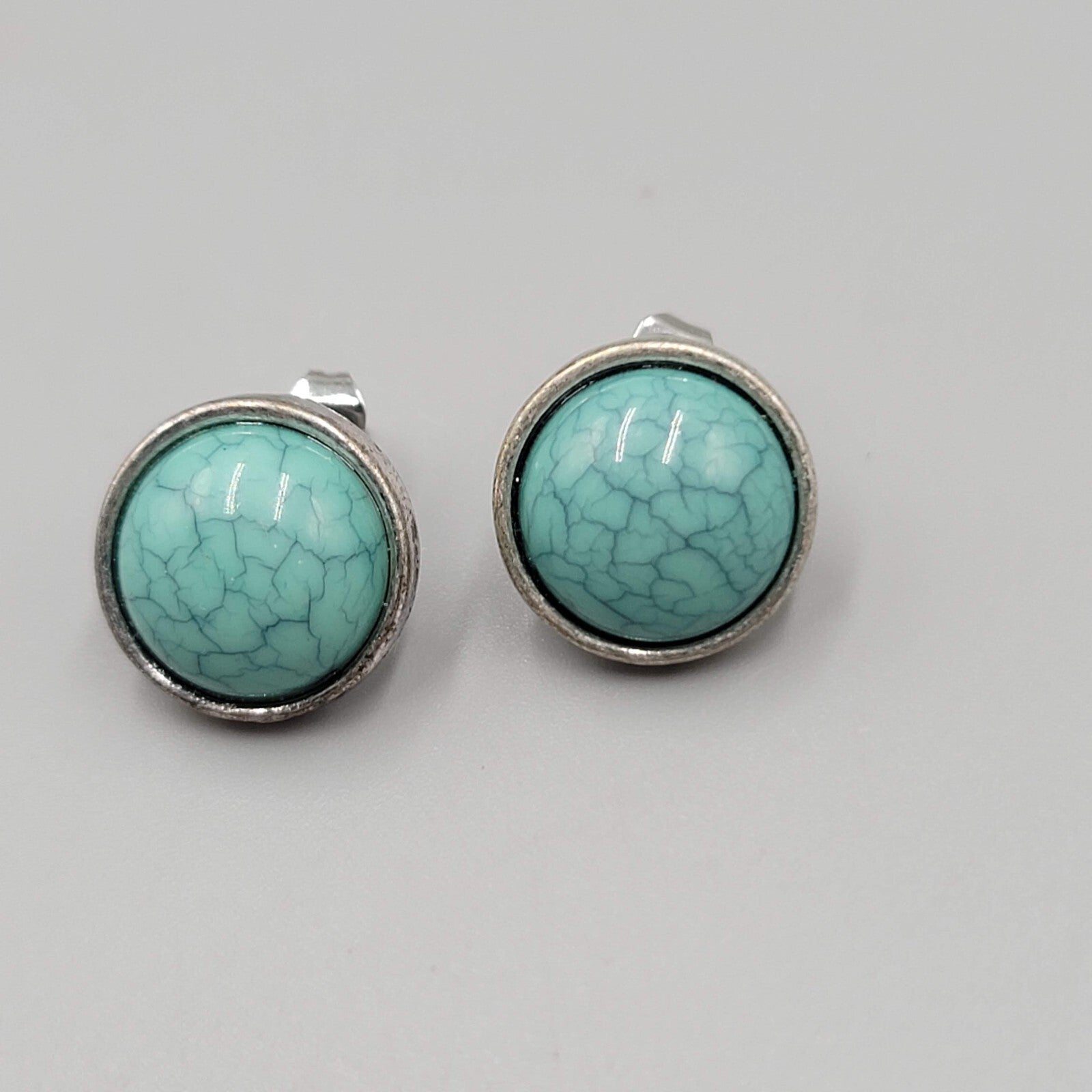 Stud Pierced Earrings Silver tone Blue Center Round 1/2"