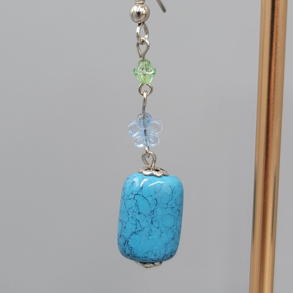 Blue & Green Bead Pierced Earrings Silver tone Dangle  1.5 in