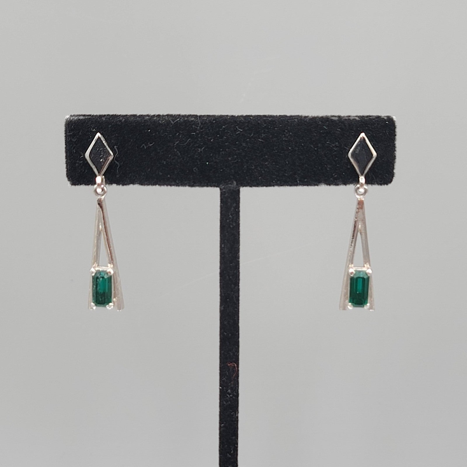 Vintage Avon Pierced Earrings Green Stone Silver tone Dangle  1.5 in