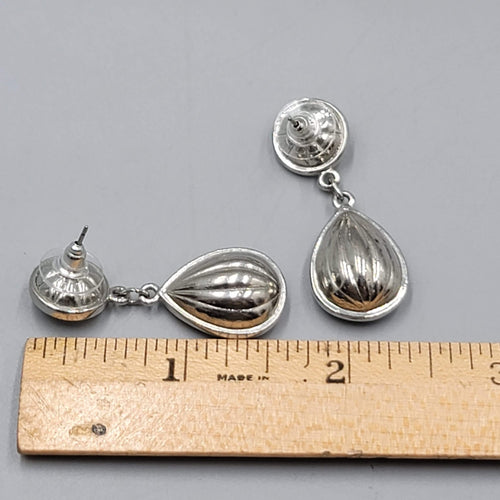 Brilliant Purple Crystal Teardrop Pierced Earrings Silver tone Dangle 1.5"