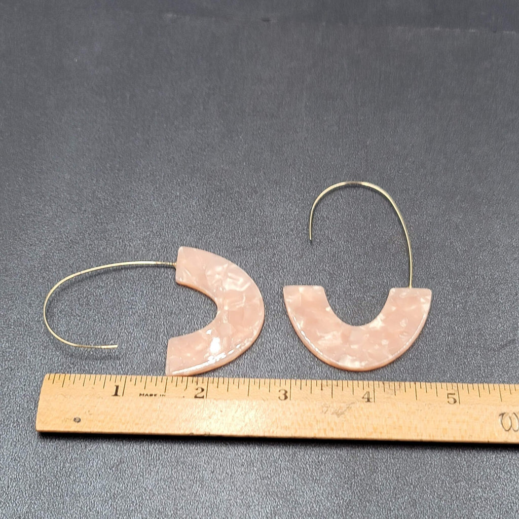 Pierced Earrings Gold tone Pink Pearloid Resin Statement Hoops 2.75"
