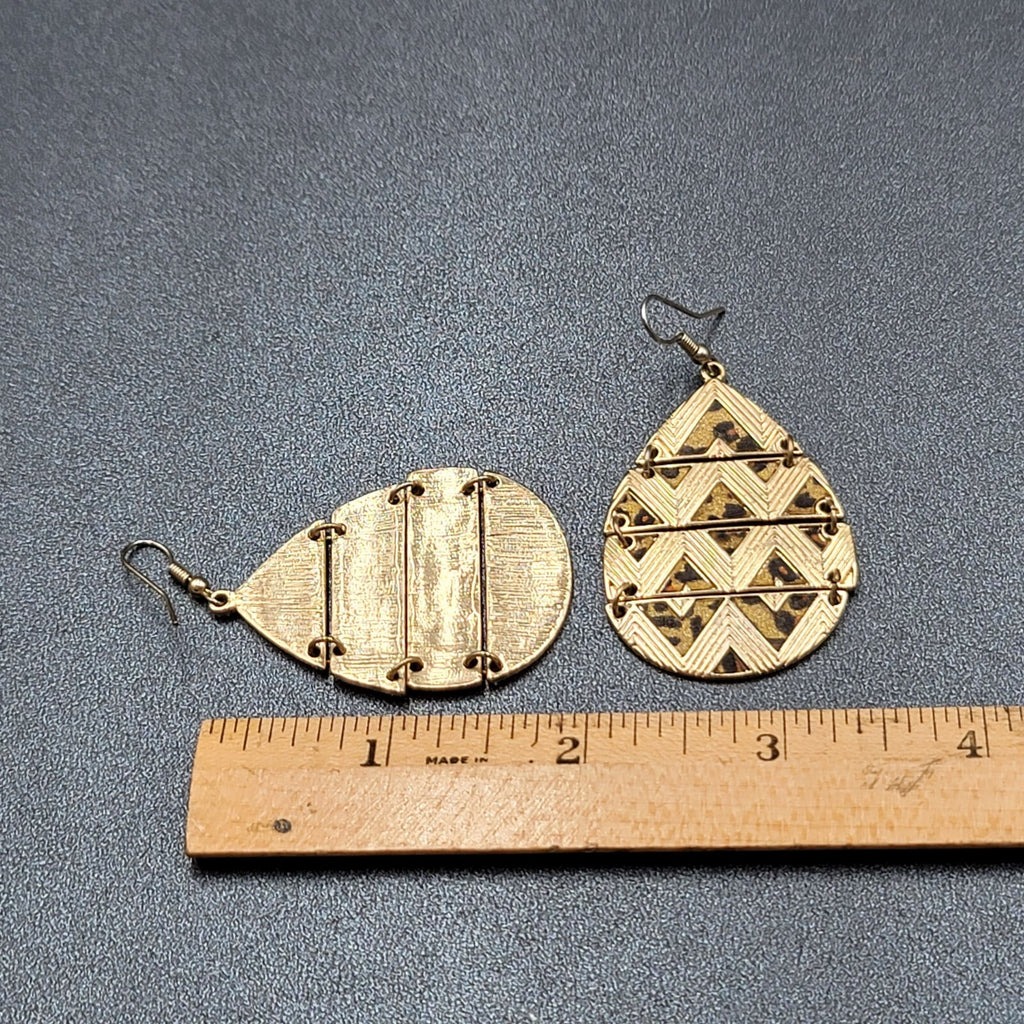 Pierced Earrings Gold tone Articulated Metal Teardrop Leopard Print Dangle 2"