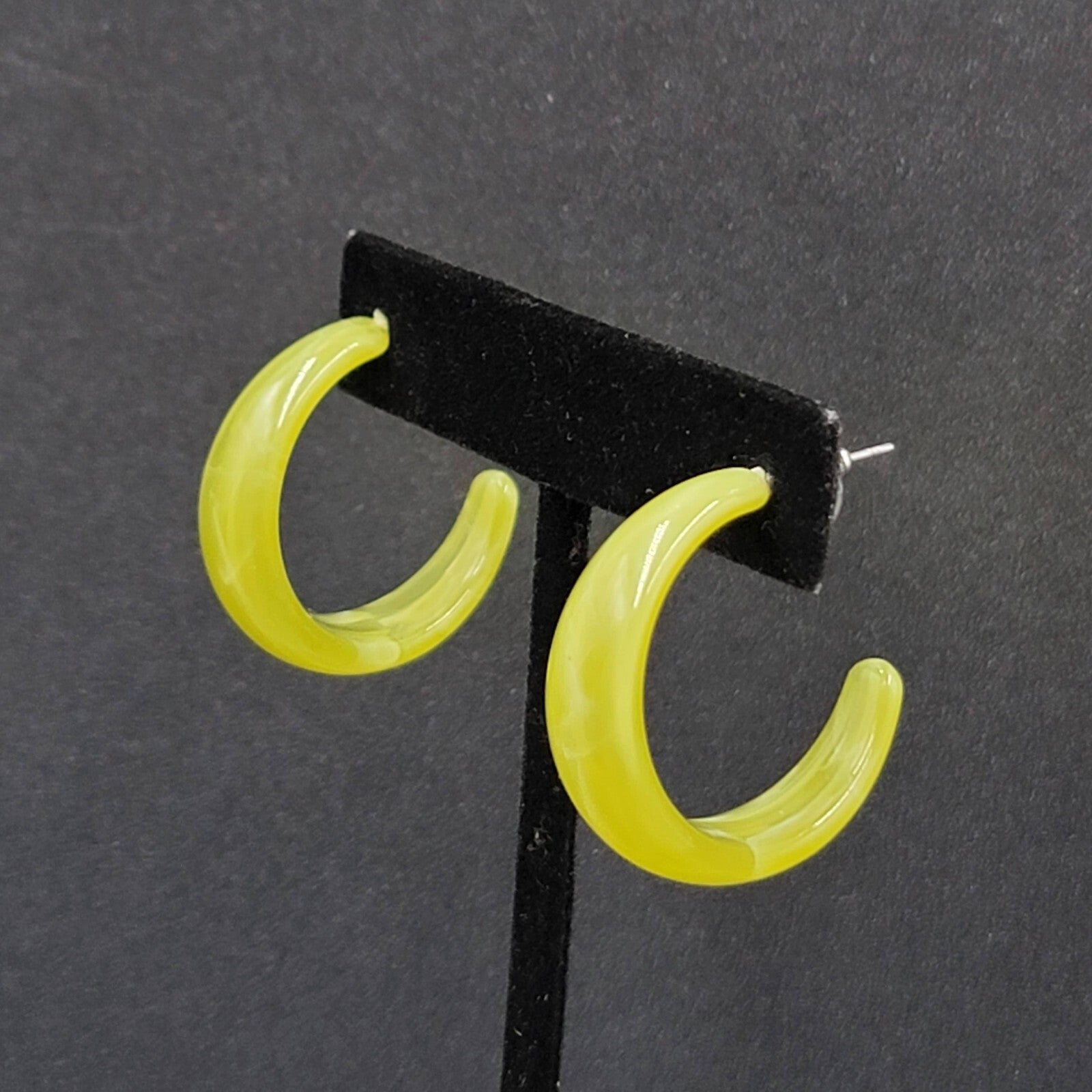 New Pierced Earrings Acrylic Green White Marble Pattern Hoops Lightweight 1.25"