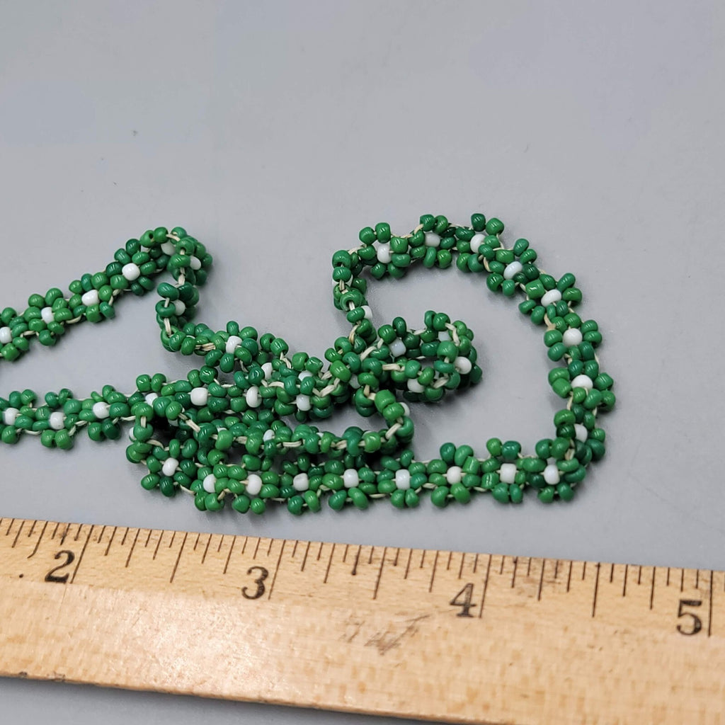 Vintage Green Seed Bead Daisy Necklace DELICATE 16" Estate Costume Jewelry 