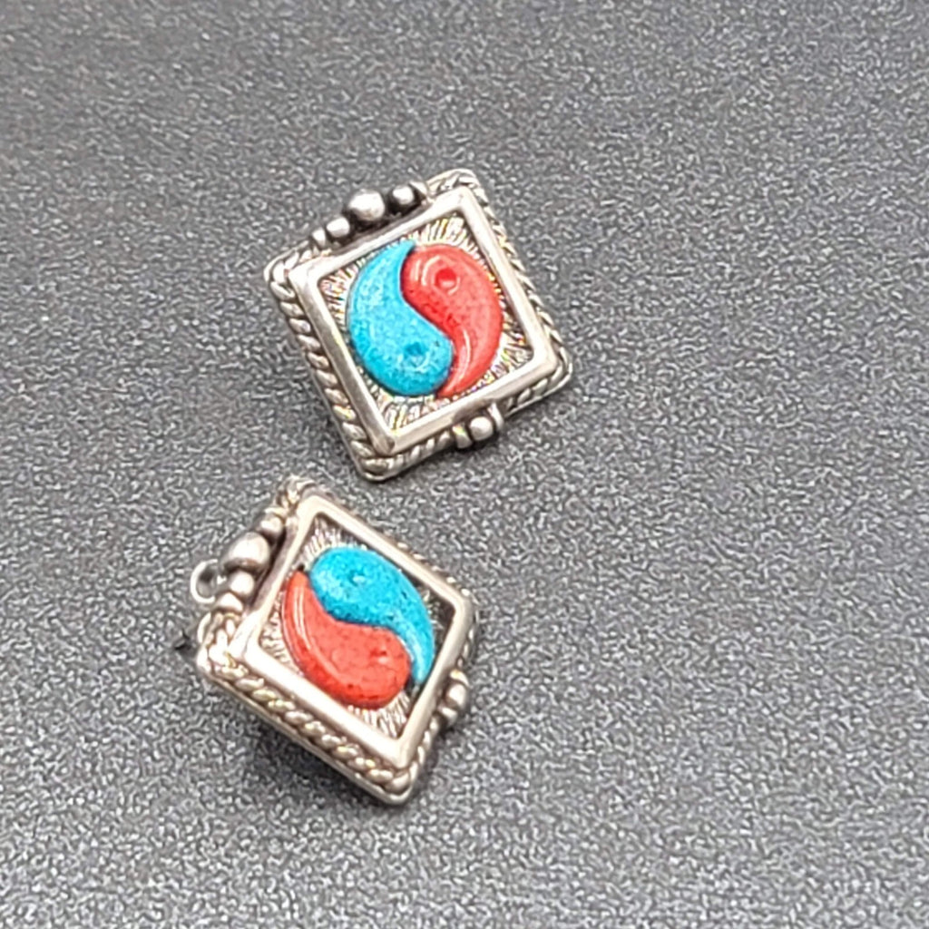 Vintage Pierced Earrings Silver tone Red Blue Acrylic Ying Yang Studs NOS 5/8"