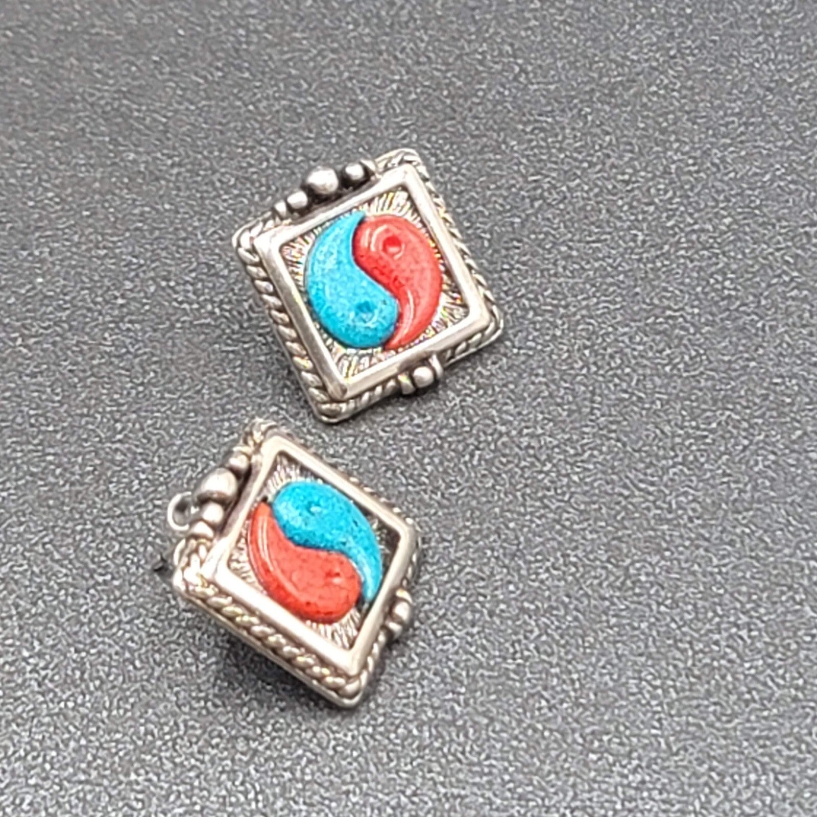 Vintage Pierced Earrings Silver tone Red Blue Acrylic Ying Yang Studs NOS 5/8"