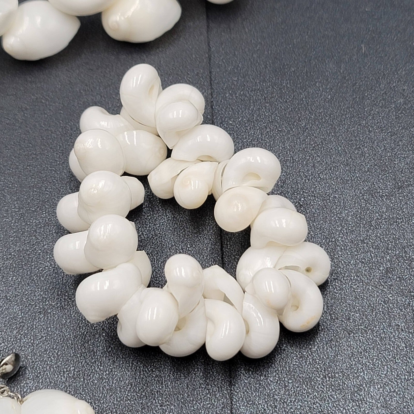Vintage White Sea Shell Necklace Bracelet Clip Screw Back Earring Set