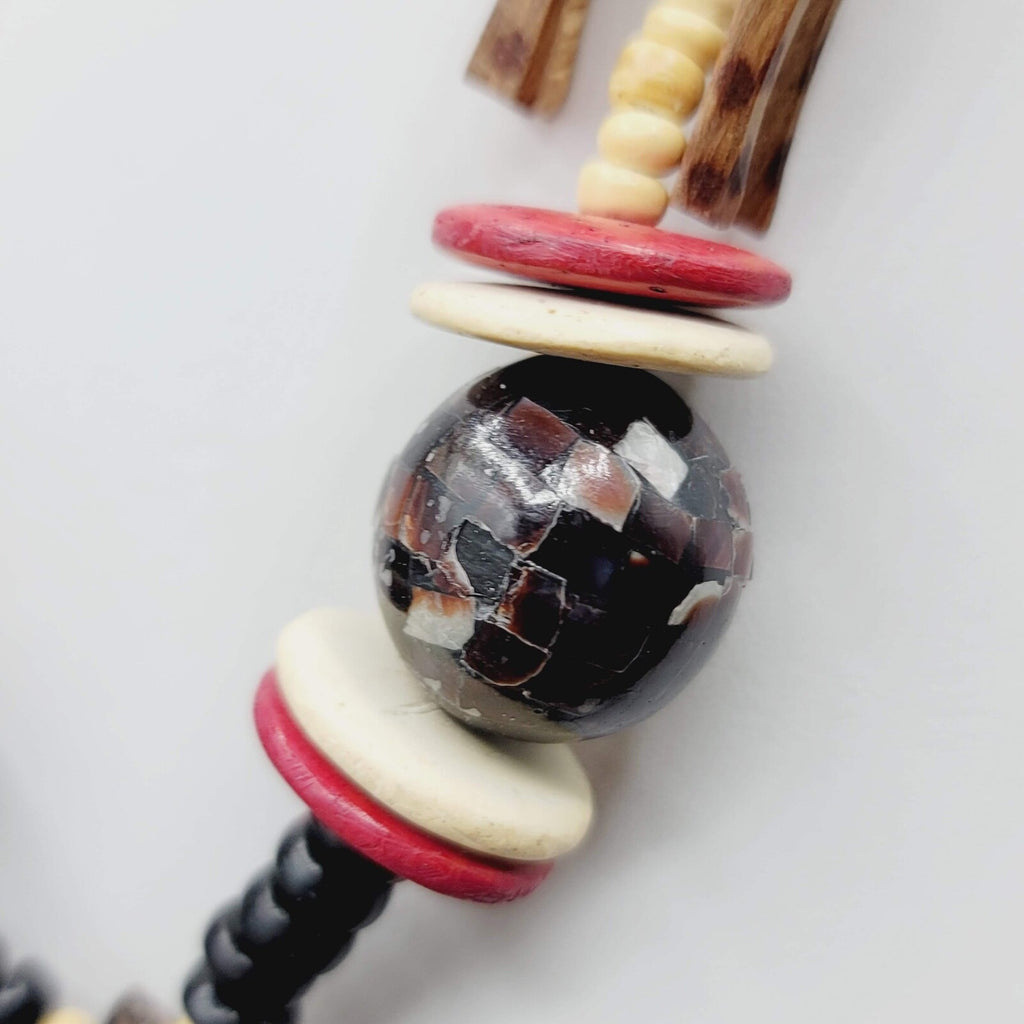 Safari African Giraffe Carved Wood Beaded Necklace Vintage 28"