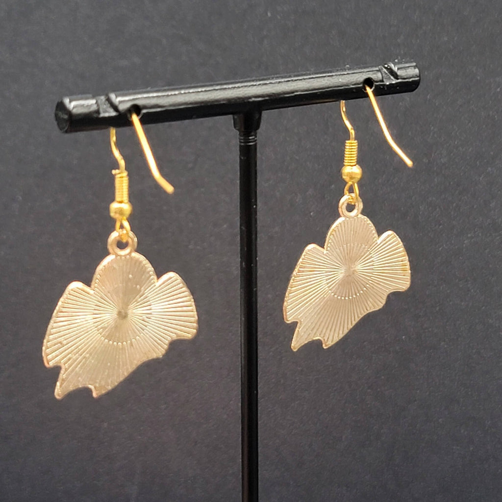 Halloween Spooky White Ghost Pierced Earrings Gold tone Enamel Dangle 1"