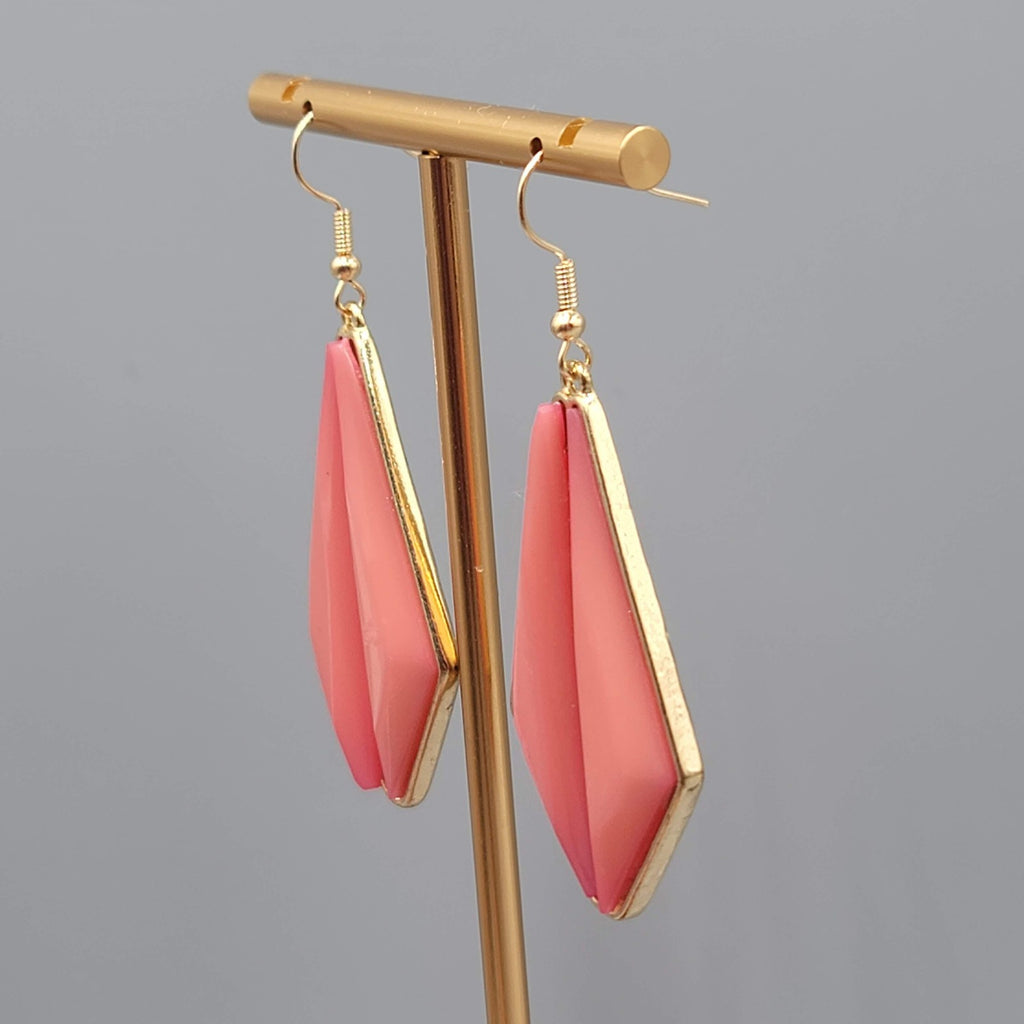 Acrylic Mauve Statement Pierced Earrings Gold tone Dangle 2 in