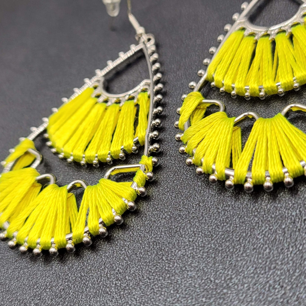 Pierced Earrings Silver tone Teardrop Yellow String Art Dangle 2.5"