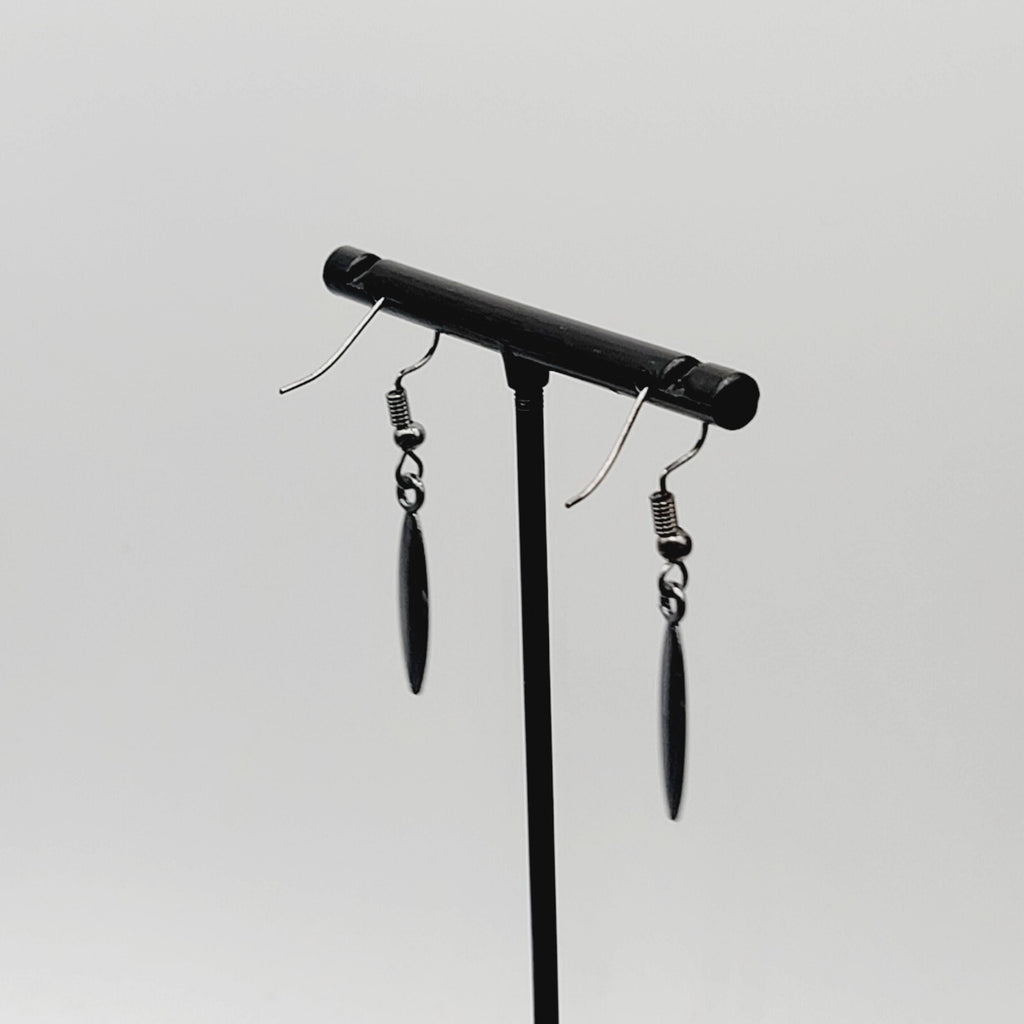Pierced Earrings Black Metal Minimalist Dangle 7/8"