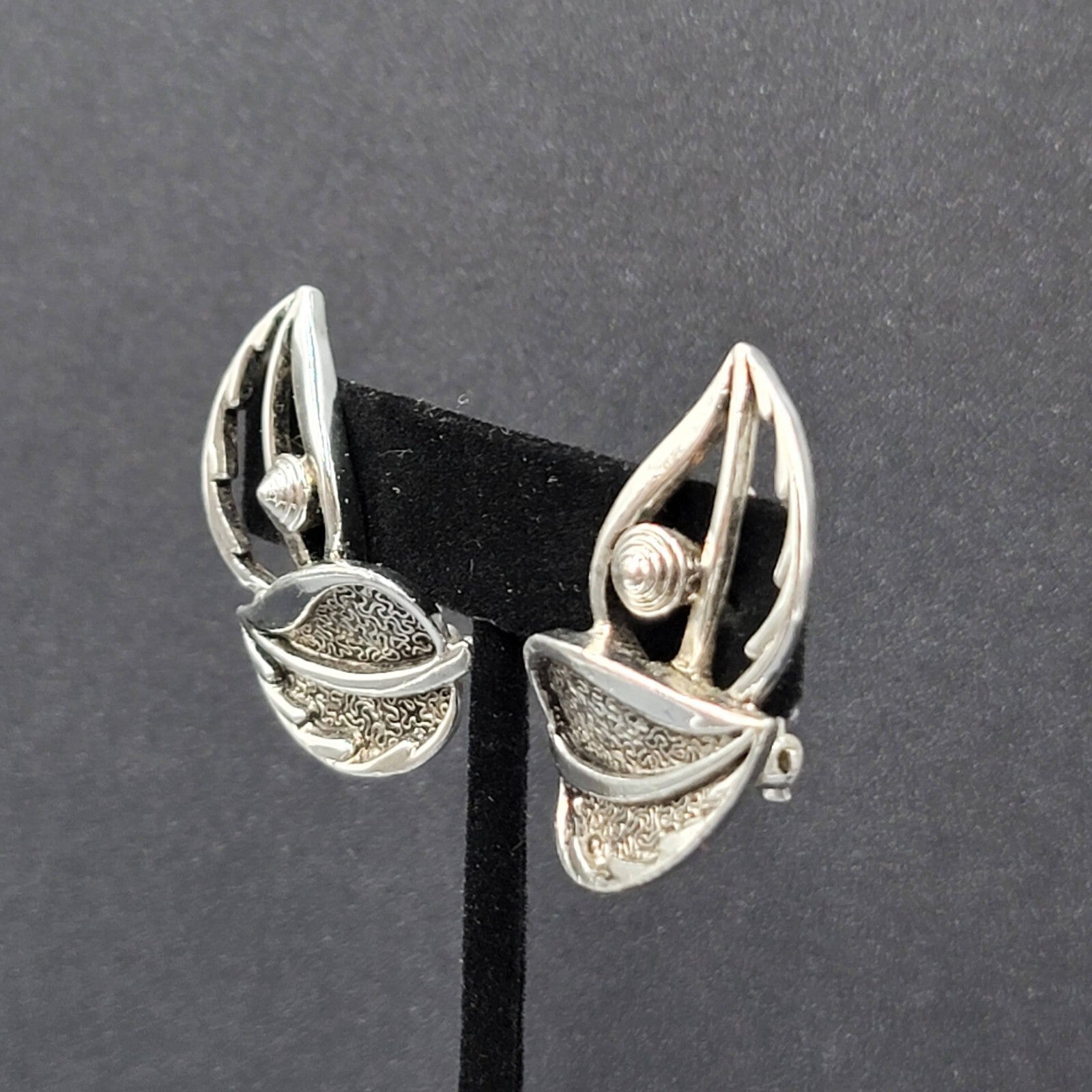 Vtg Sarah Cov Clip on Earrings Silver tone Leaves Climber Large Statement 1.5"